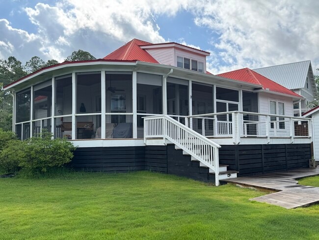 Building Photo - 458 Bayou Cir