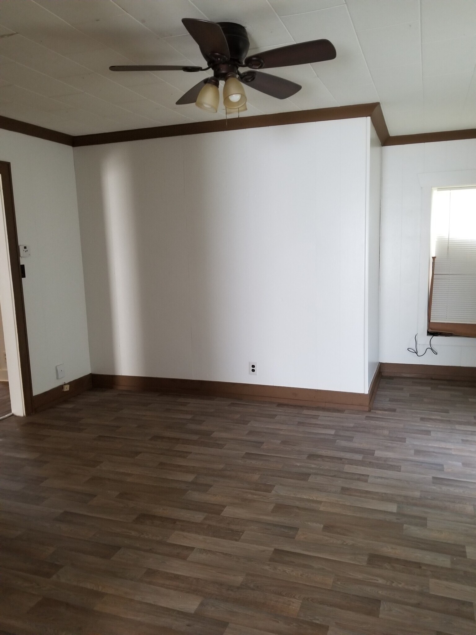 Building Photo - 503 W Kansas St