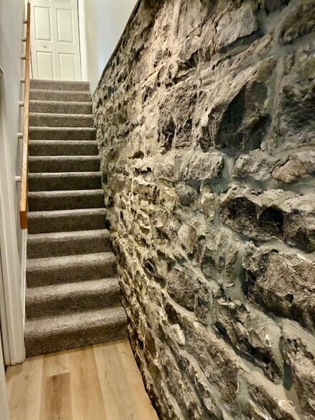 Building Photo - 2336 S 9th St