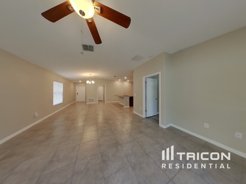Building Photo - 10242 Strawberry Tetra Dr