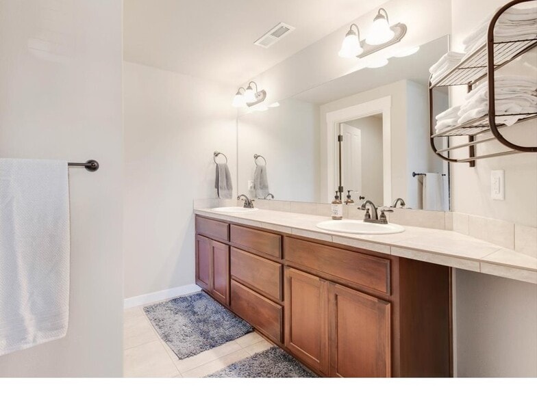 Primary Bath - 2513 NE 131st Ct