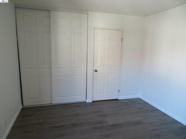 Building Photo - 1731 Ellis St