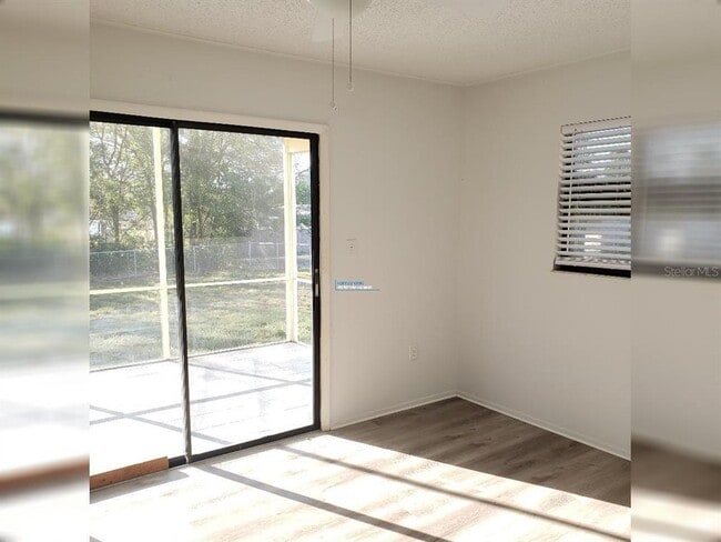 Building Photo - 4486 Yorkshire Ave