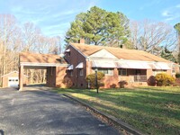 Building Photo - Large Lawrenceville Rancher