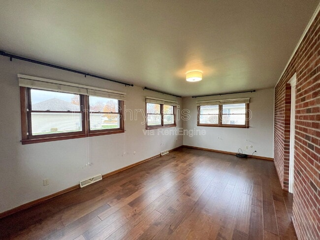 Building Photo - 623 Mason St