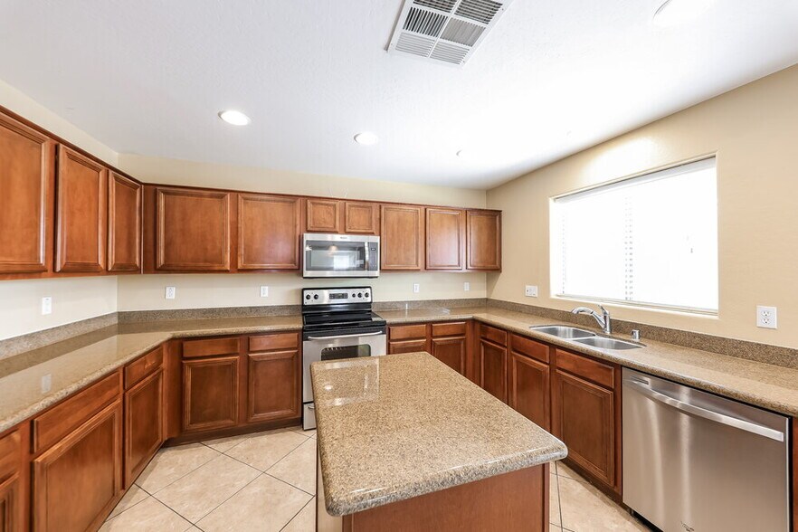 Building Photo - 27717 N 64th Dr