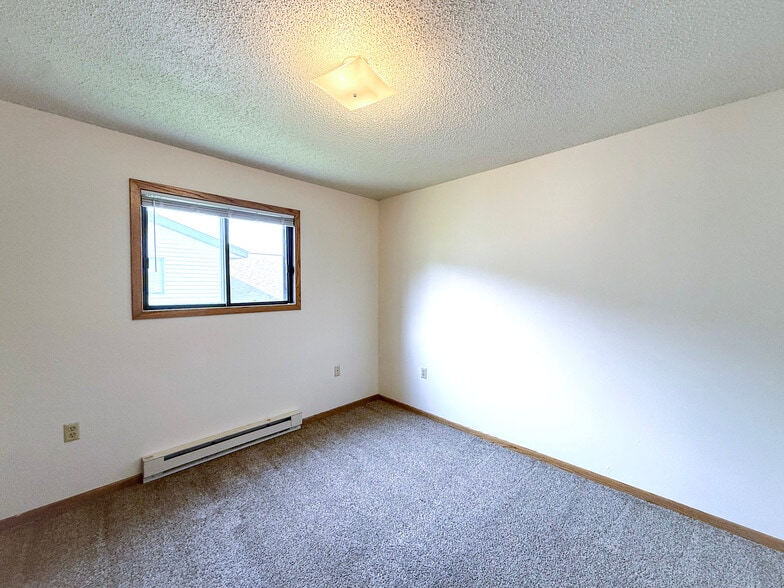 Building Photo - 2804 Edgewood Dr