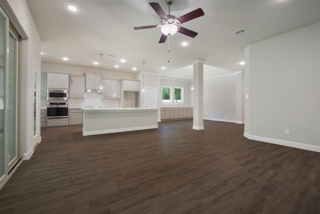 Building Photo - 347 Skyline Ridge Dr