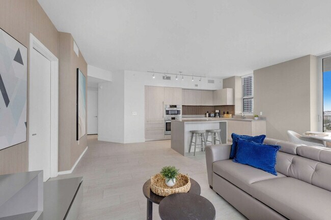 Building Photo - 4010 S Ocean Dr