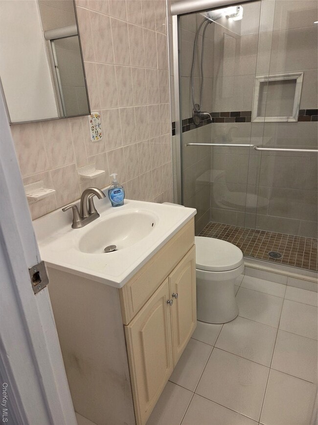 Building Photo - 127 E 12th St