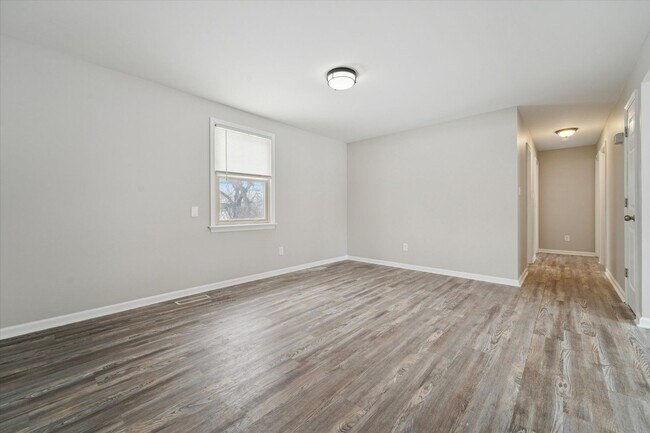 Building Photo - 3 bed 1 Bath Single family home in Valley Township