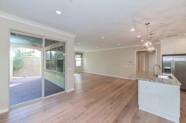 Building Photo - 3b/2.5b Cypress Village Irvine House for rent