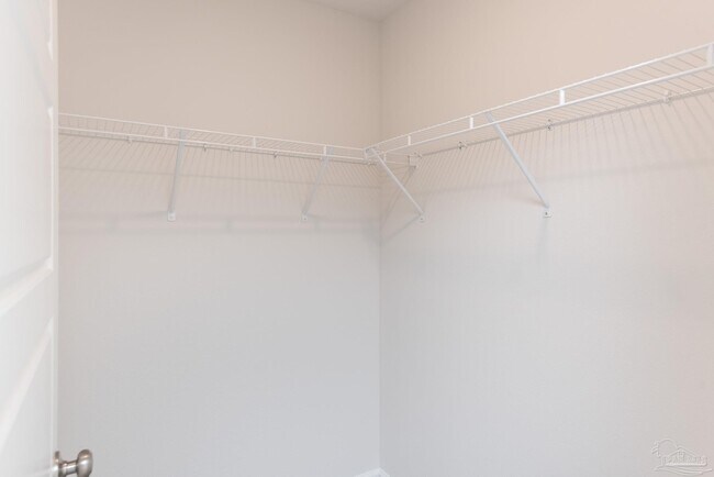 Building Photo - 5720 Blackhorse Cir