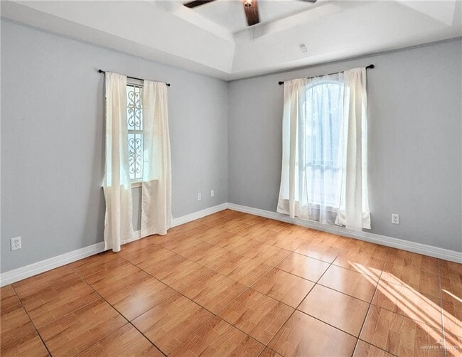 Building Photo - 30 N N Dakota St