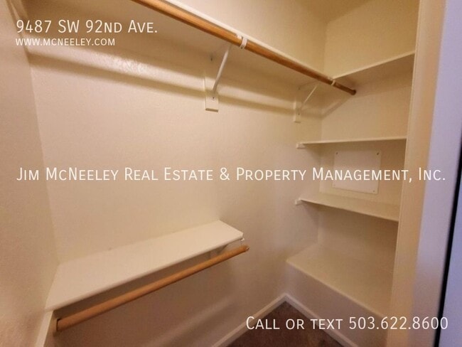 Building Photo - 9487 SW 92nd Ave