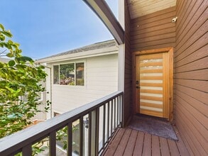 Building Photo - 3325 Brunell Dr