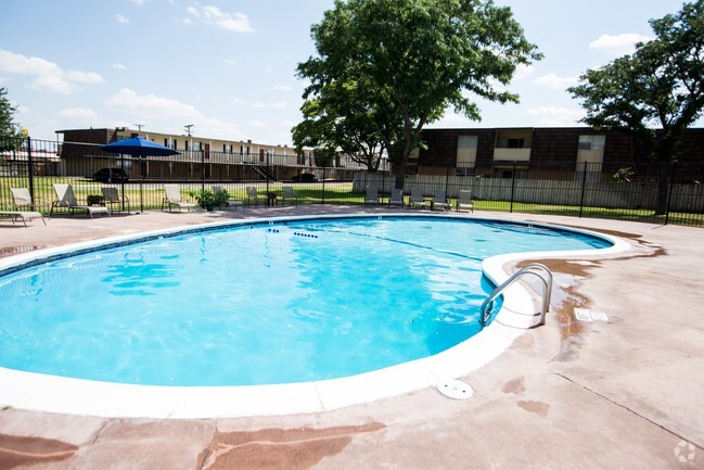 Sparkling Pool - Ridgecrest Apartments