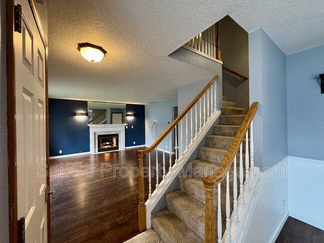 Building Photo - 741 SE Camellia Ct