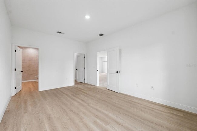 Building Photo - 14930 SW 66th Ave