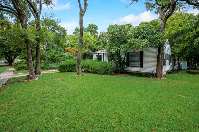 Building Photo - 1440 Moran Dr
