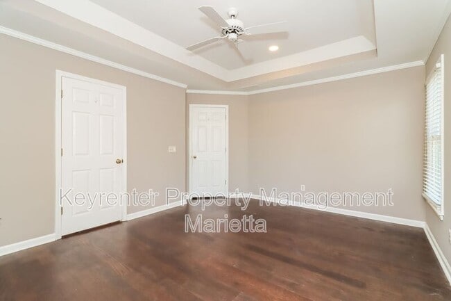 Building Photo - 2311 Parkside Walk