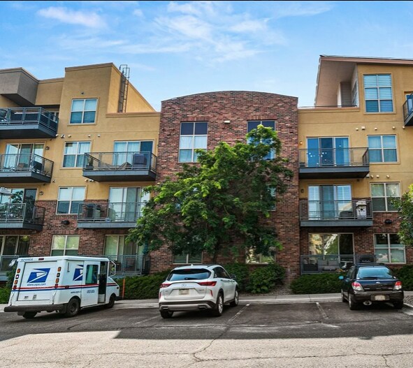 Building Photo - 9059 E Panorama Cir