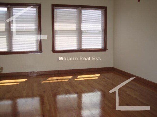 Building Photo - 106 Allston St