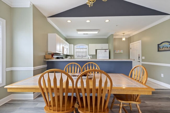 Building Photo - 4878 Dahlia Ct
