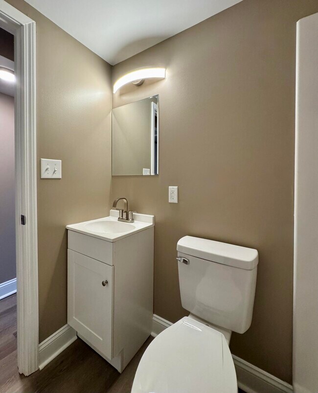 Building Photo - 2564 Millbrook Dr