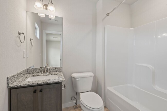 Building Photo - Like new 4BR Farmington home! LOADED with upgrades! Don't miss out!