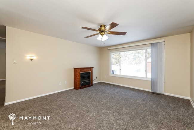 Building Photo - 261 Bellaire Dr