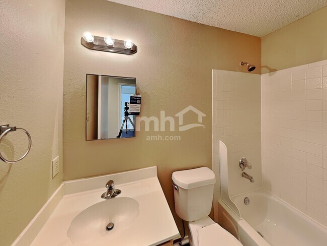 Building Photo - 9815 Criswell Crk