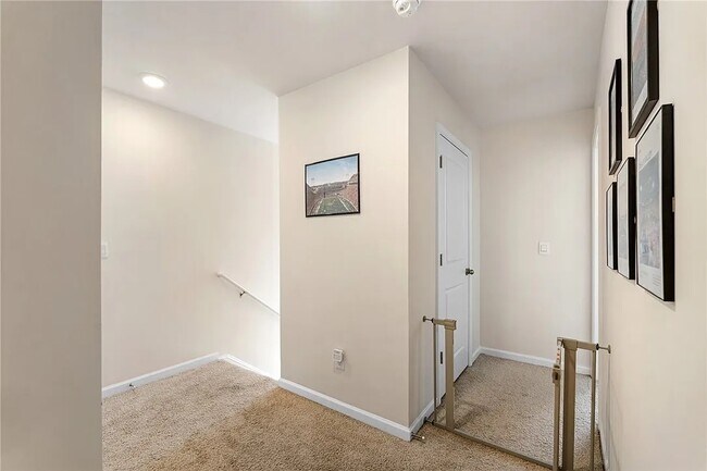 Building Photo - 511 Oakmont Valley Trl