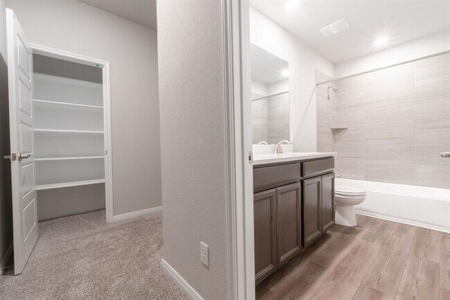 Building Photo - 2838 Dell Hollow Dr