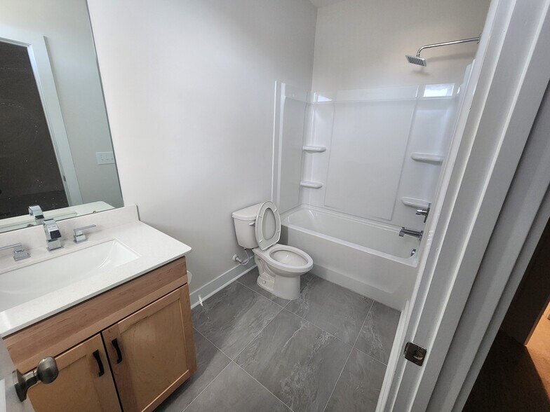 Building Photo - Room in Townhome on Levy Wy