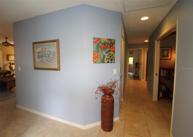 Building Photo - 4532 Ascot Cir N