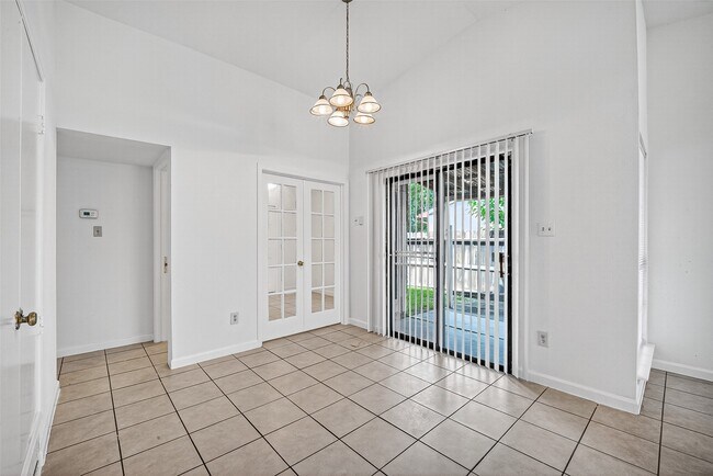 Building Photo - 14219 Dartwood Dr