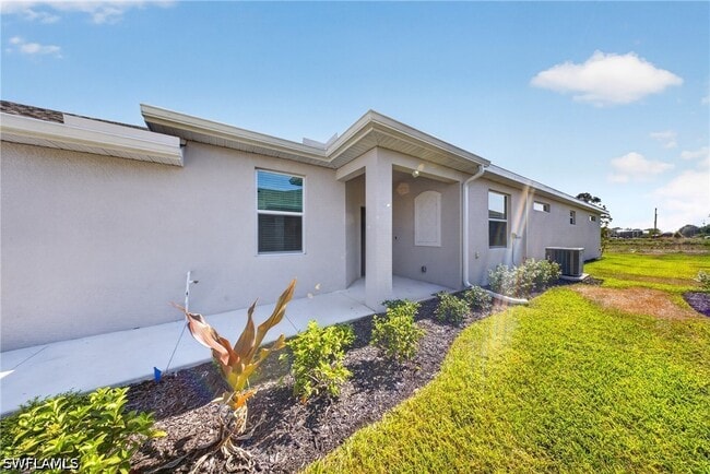 Building Photo - 20559 Hazelnut Ct