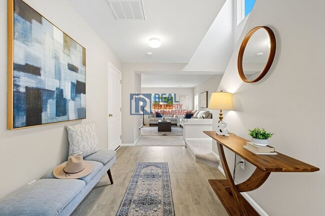 Building Photo - 2175 Coach House Loop