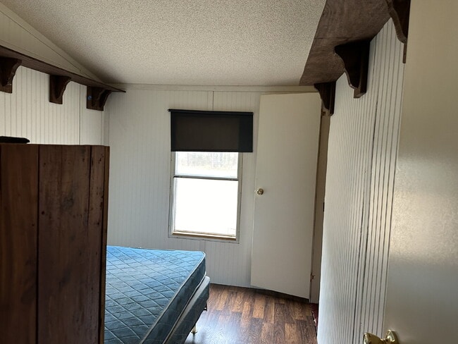 Building Photo - 39 Nobles Pk St