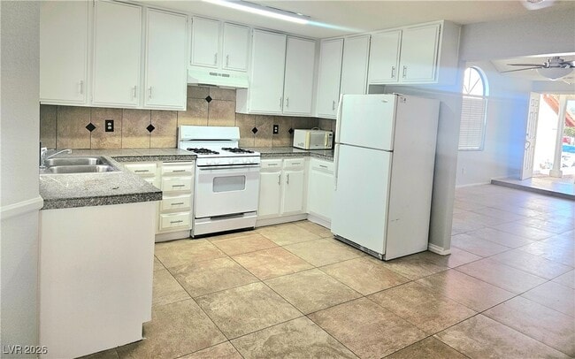 Building Photo - 113 Menta Ct