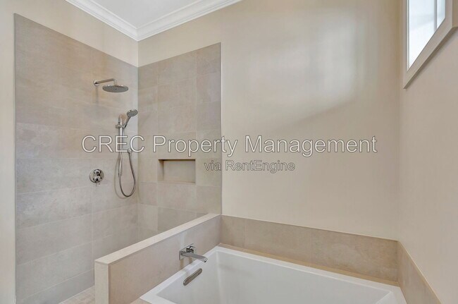 Building Photo - 1705 Doldridge St