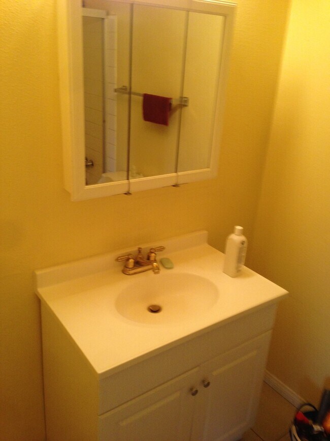 Building Photo - Beautiful 3 bedroom home in Lancaster