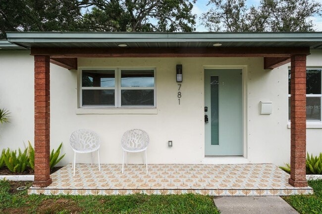 Building Photo - 781 40th Ave NE