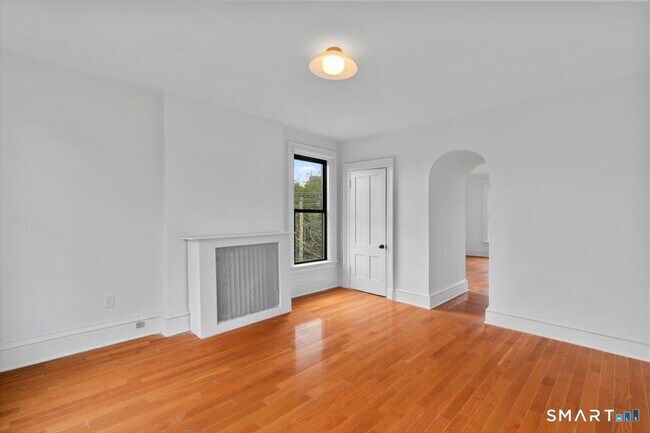 Building Photo - 46 Trumbull St