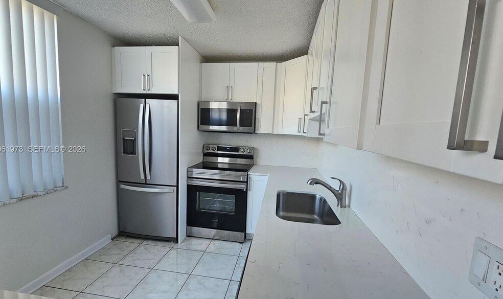 Building Photo - 9480 Tangerine Pl