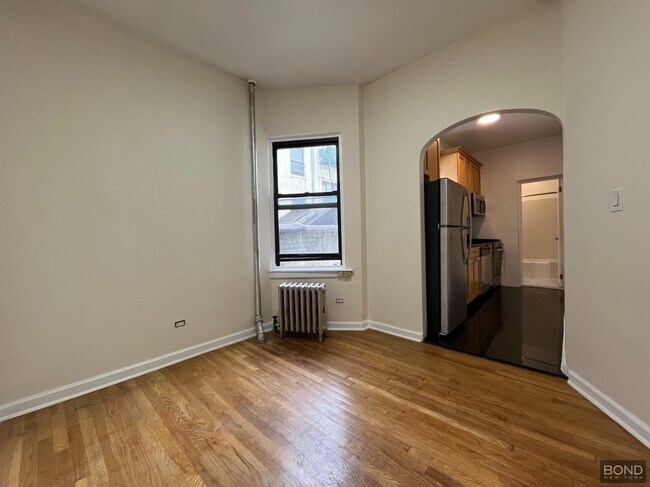 Building Photo - 212 Grand St