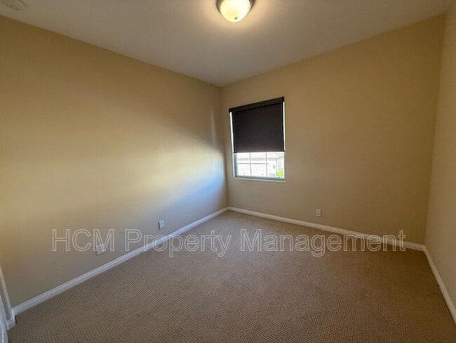 Building Photo - 105 Gemstone