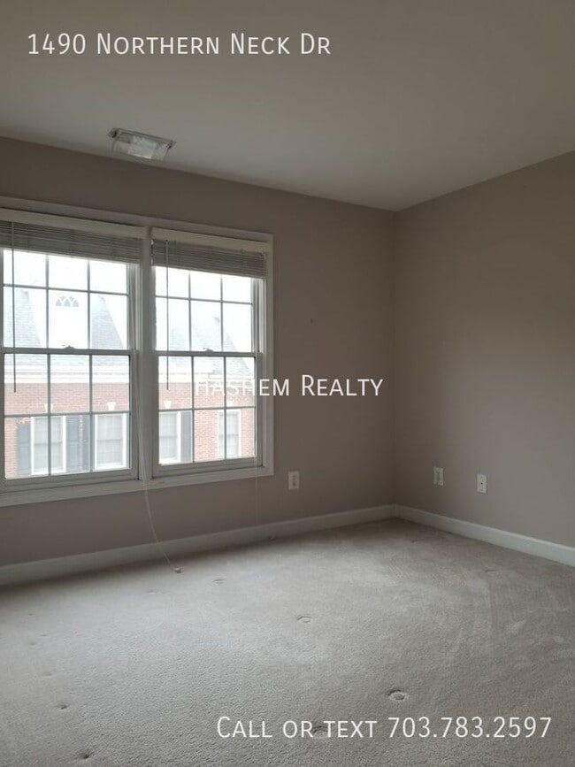 Building Photo - 1490 Northern Neck Dr