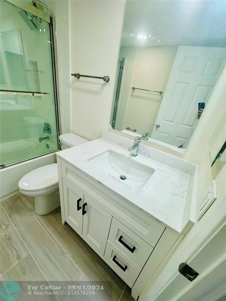 Building Photo - 805 W Oakland Park Blvd